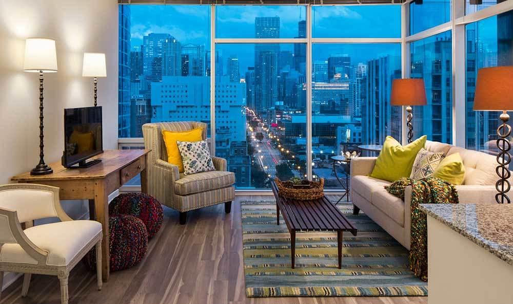 Eight O Five 805 N La Salle St, Chicago, IL 60610