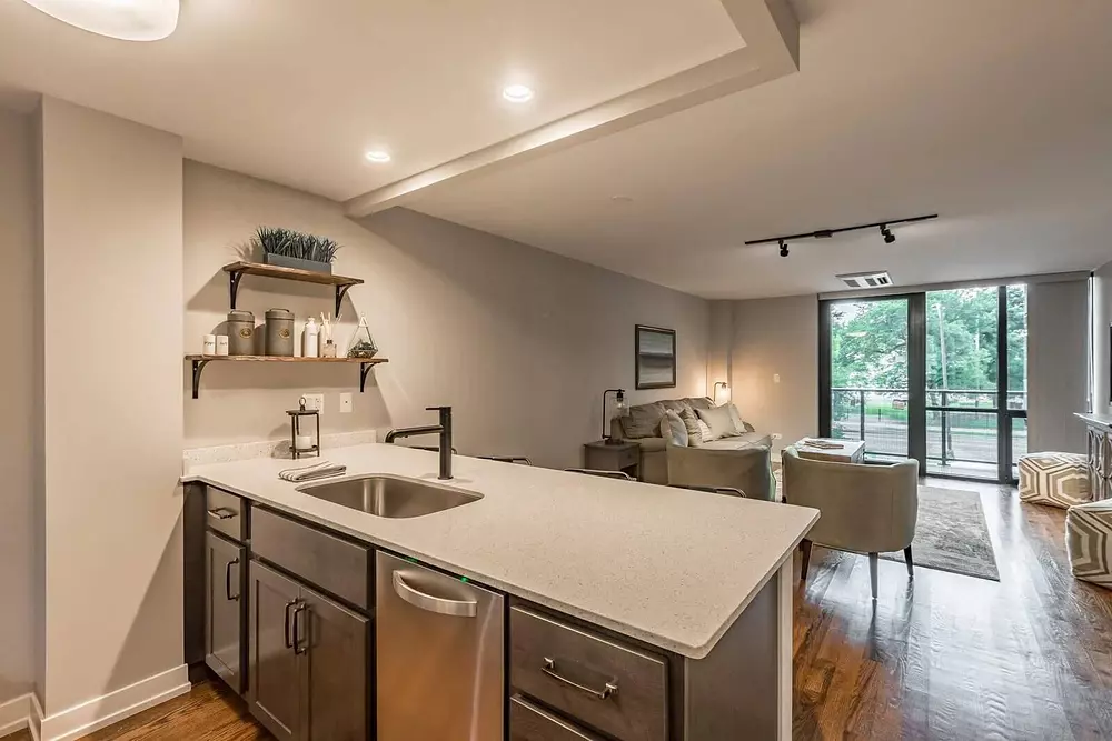 Edge @ Sheridan - 5910 N Sheridan Rd 5910 N Sheridan Ave, Chicago, IL 60660