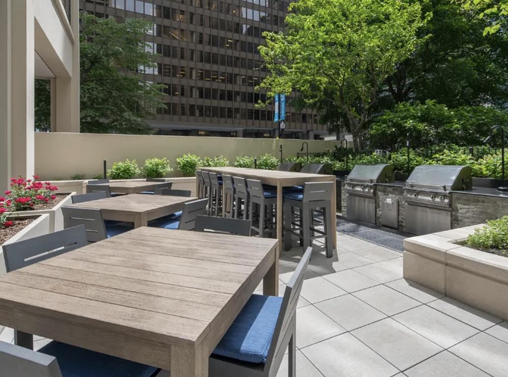Columbus Plaza 233 E Wacker Dr, Chicago, IL 60601