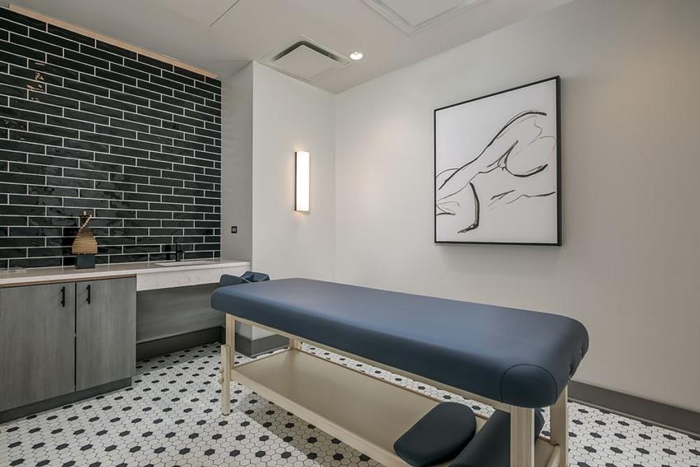 Alta Grand Central 221 W Harrison St, Chicago, IL 60607