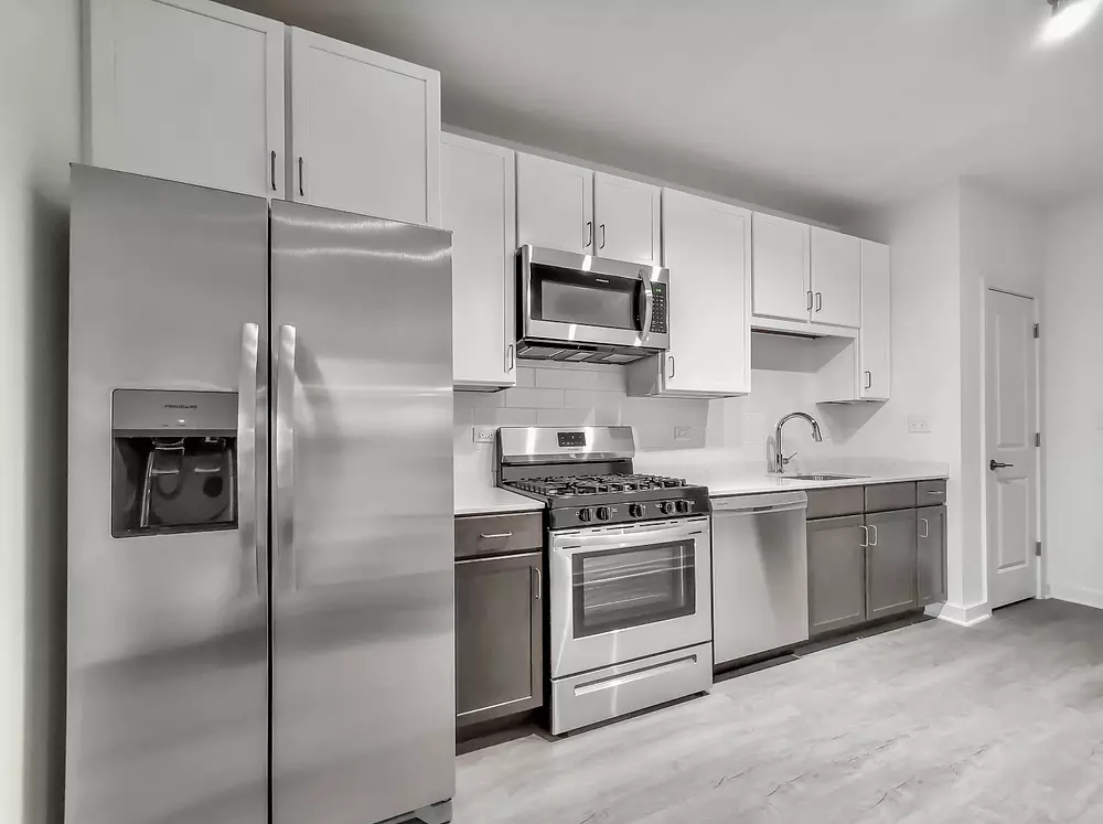 The Raven Residences 4733 N Wolcott Ave. Chicago, IL 60640