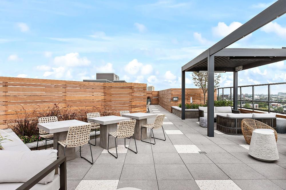 1122 W Chicago - Nevele22 1122 W Chicago Ave, Chicago, IL 60642