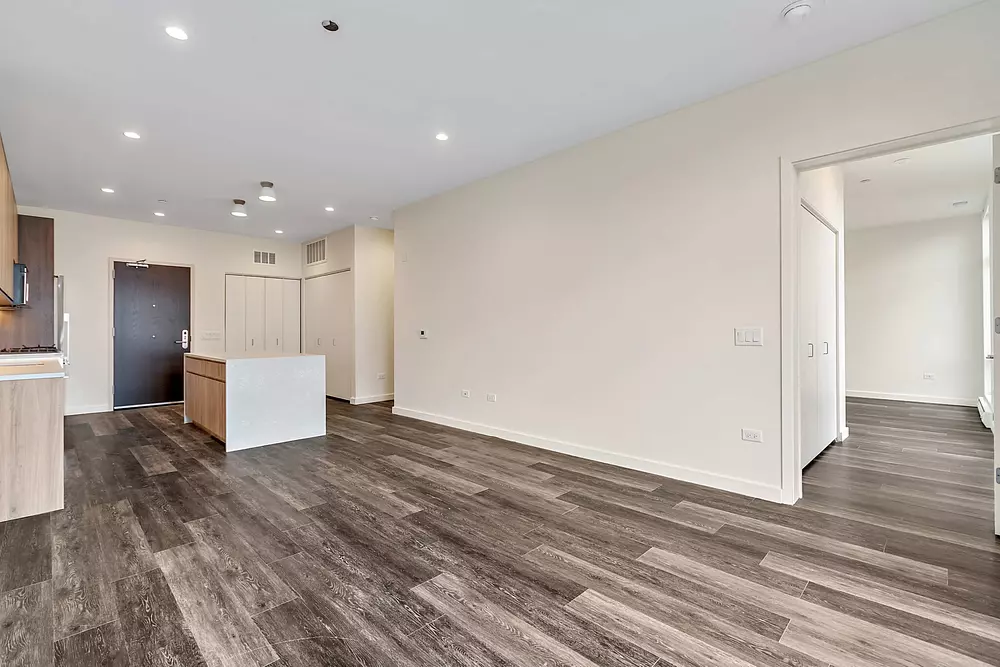 1122 W Chicago - Nevele22 1122 W Chicago Ave, Chicago, IL 60642