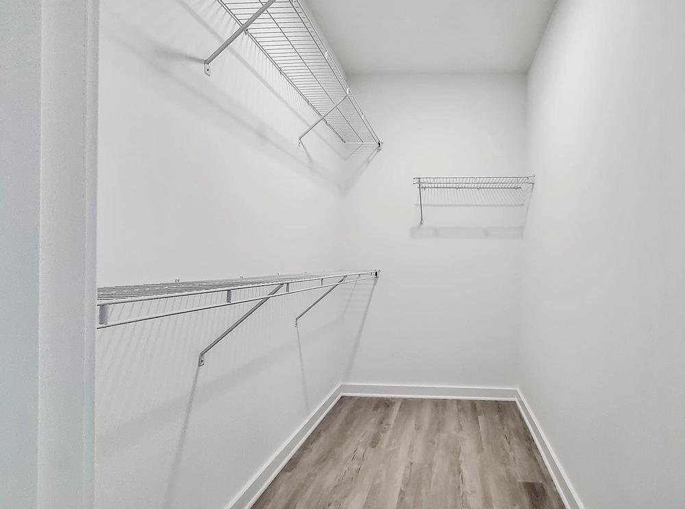 The Raven Residences 4733 N Wolcott Ave. Chicago, IL 60640