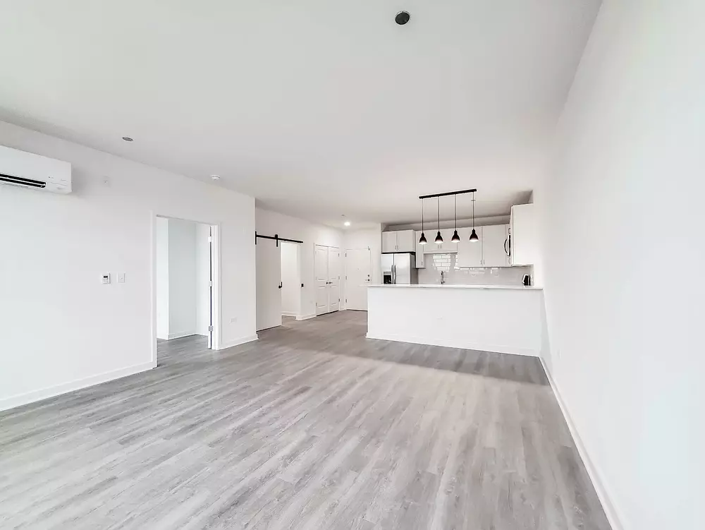 The Raven Residences 4733 N Wolcott Ave. Chicago, IL 60640