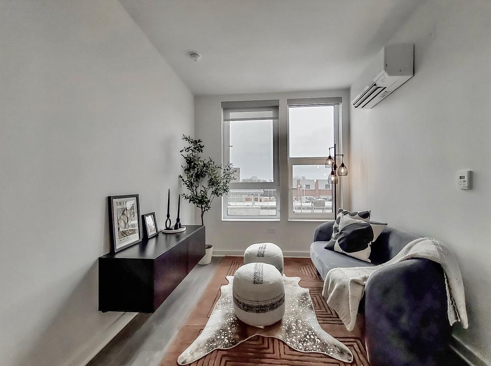 The Raven Residences 4733 N Wolcott Ave. Chicago, IL 60640