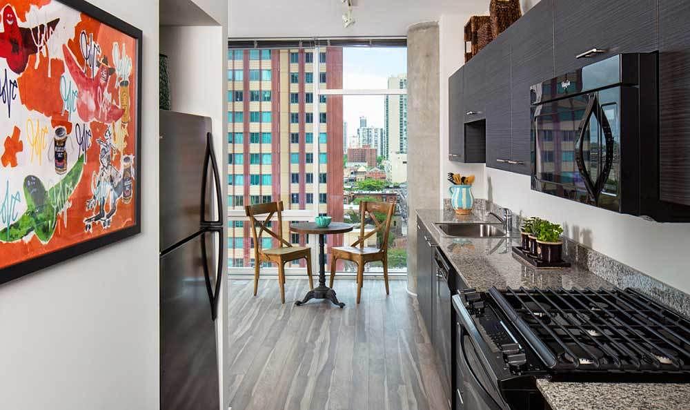 Eight O Five 805 N La Salle St, Chicago, IL 60610