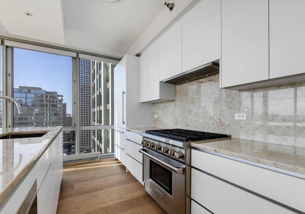 Two West 2 W Delaware Pl, Chicago, IL 60610