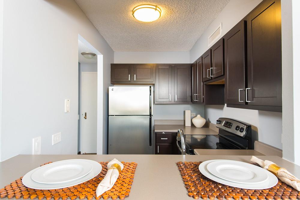 Presidential Towers  555 W Madison St, Chicago, IL 60661 West Loop - Leasing by Cross Street