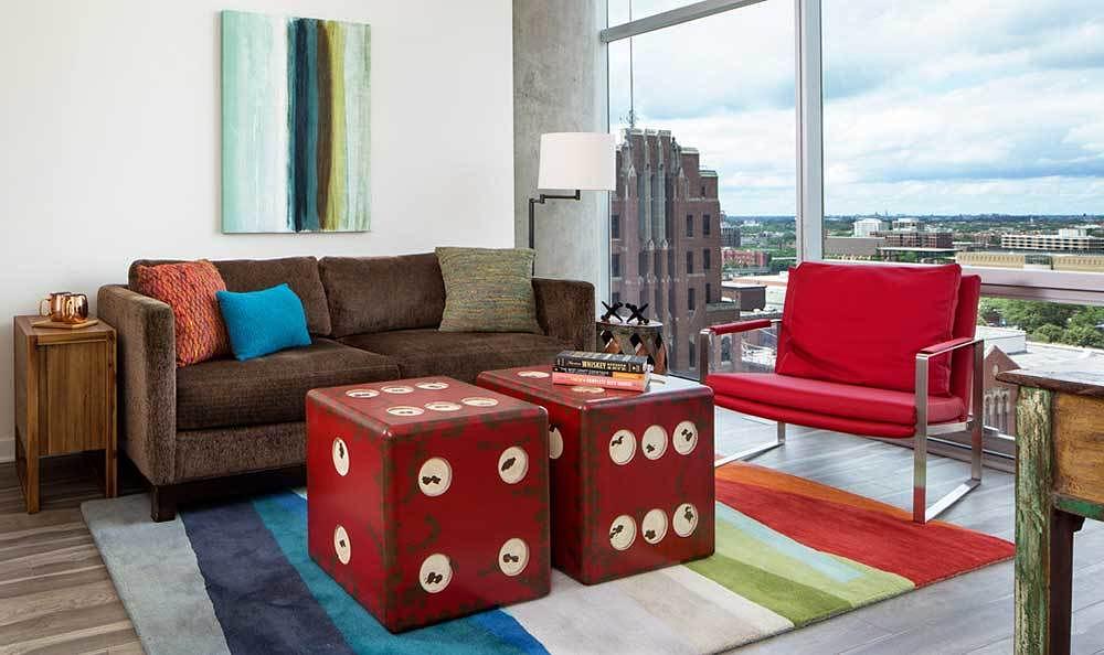 Eight O Five 805 N La Salle St, Chicago, IL 60610