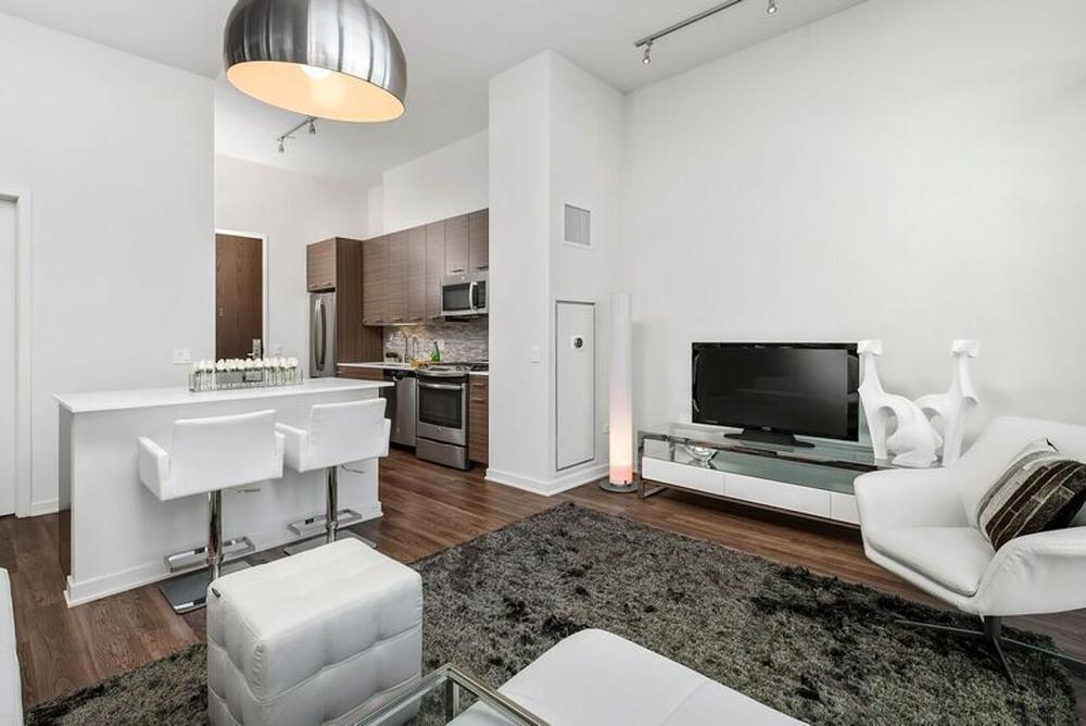NEXT Apartments 347 W Chestnut St, Chicago, IL 60610