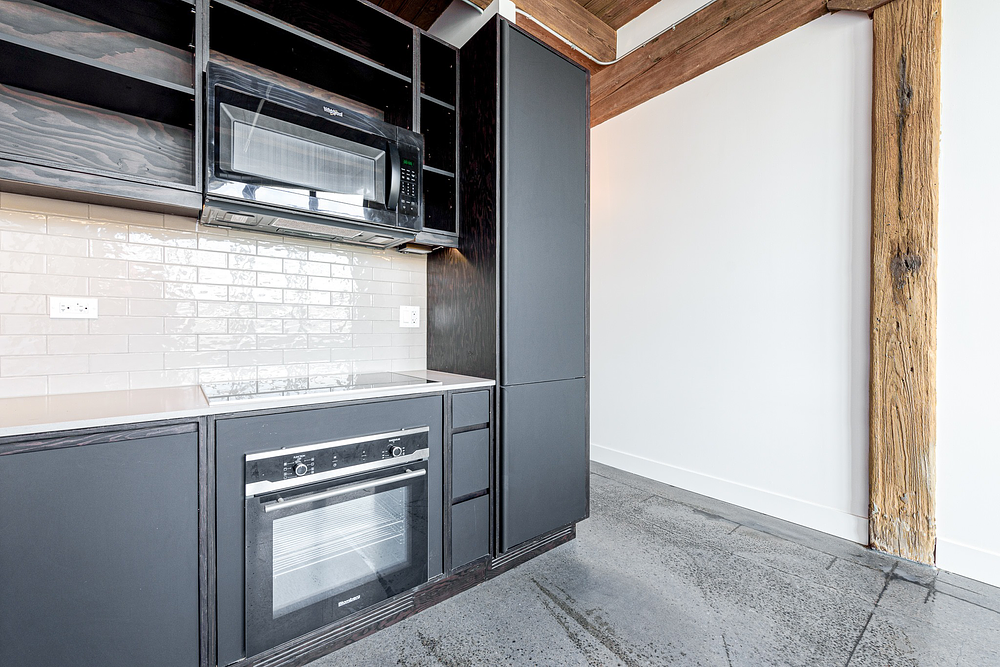 Southport Lofts 2061 N Southport Ave, Chicago, IL 60614