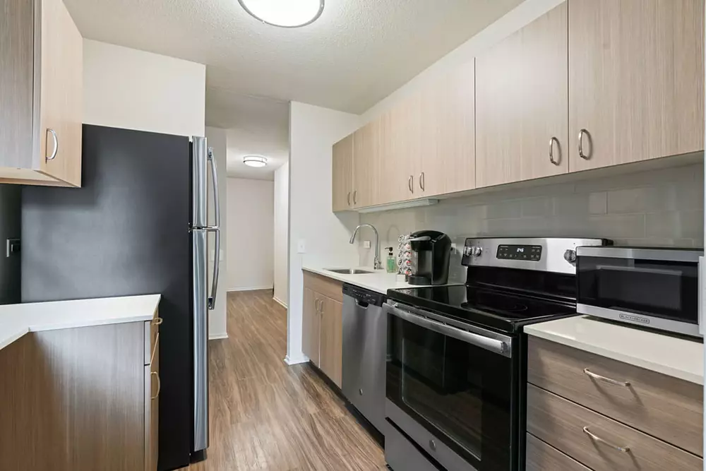 Elm Street Plaza 1130 N Dearborn St, Chicago, IL 60610