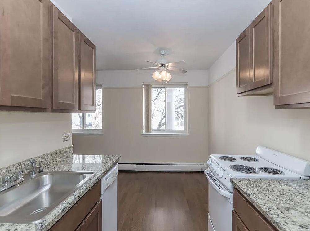 Winthrop Place 6124 N Winthrop Ave, Chicago, IL 60660