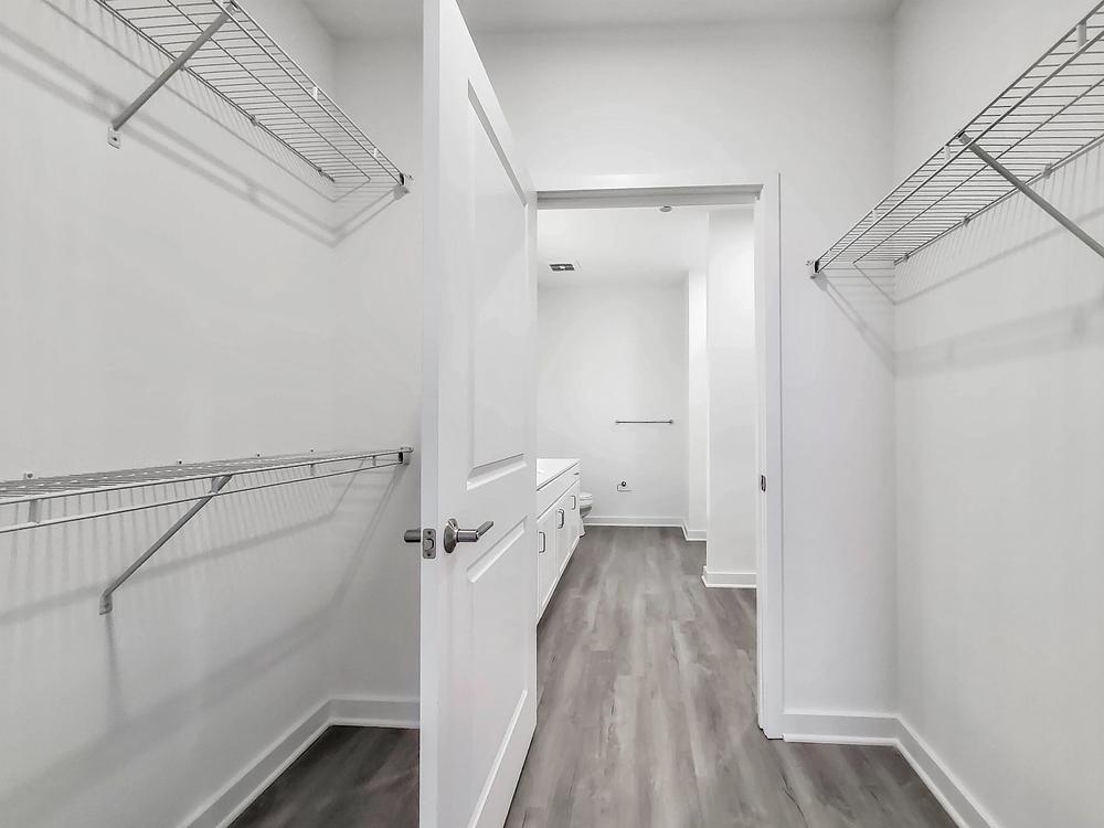 The Raven Residences 4733 N Wolcott Ave. Chicago, IL 60640