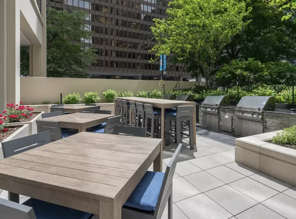 Columbus Plaza 233 E Wacker Dr, Chicago, IL 60601