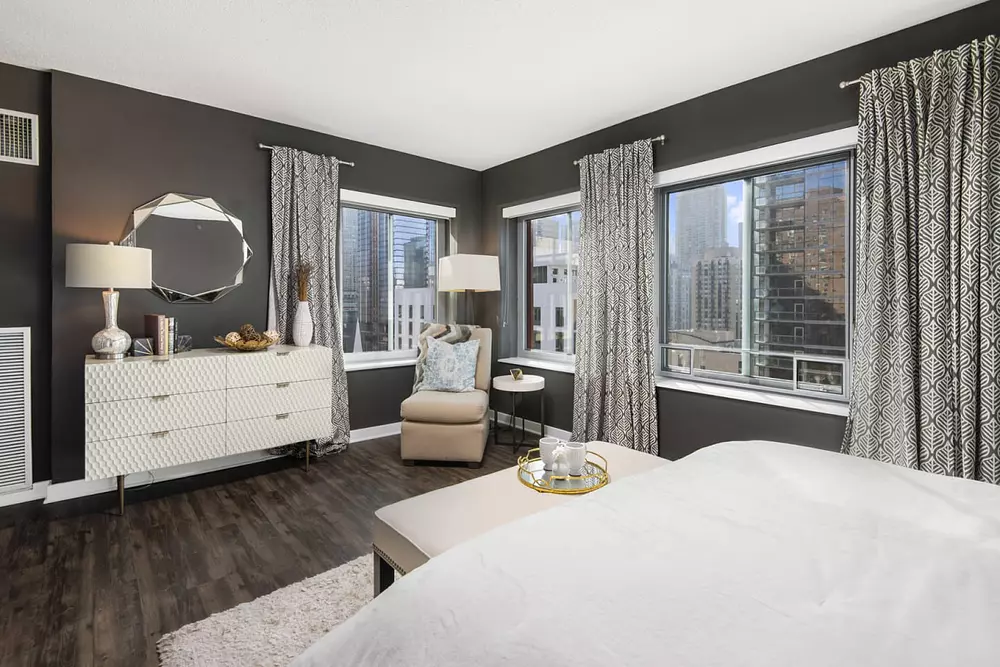 Chestnut Tower Apartments 121 W Chestnut St, Chicago, IL 60610