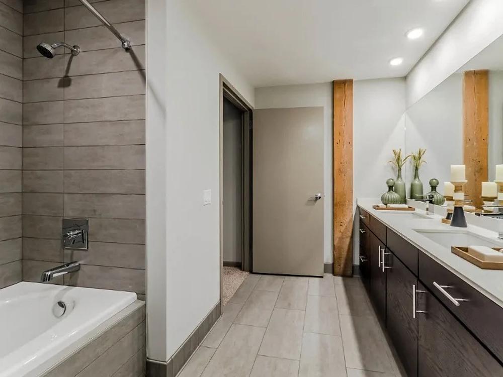 Lofts At River East 445 E Illinois St, Chicago, IL 60611