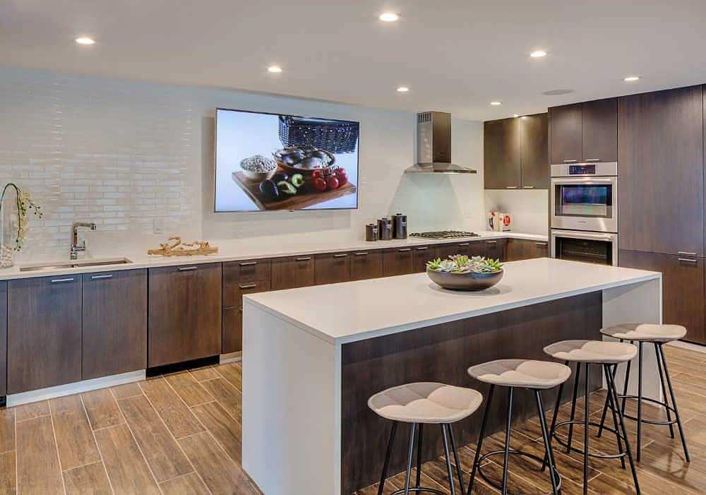 The Hudson 750 N Hudson Ave, Chicago, IL 60654