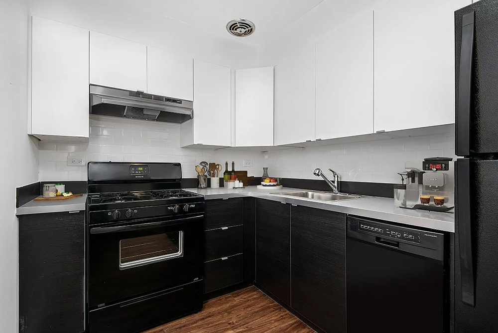 536 W. Addison 536 W Addison St, Chicago, IL 60613 Lakeview - Leasing by Cross Street
