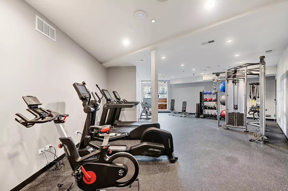 1122 W Chicago - Nevele22 1122 W Chicago Ave, Chicago, IL 60642