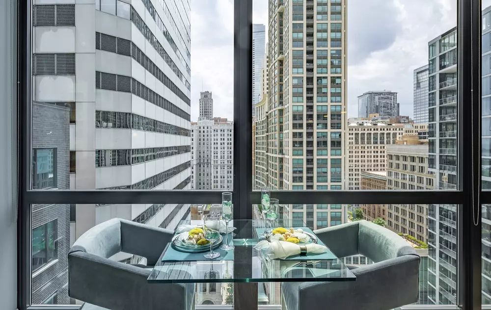 73 East Lake 73 E Lake St, Chicago, IL 60601