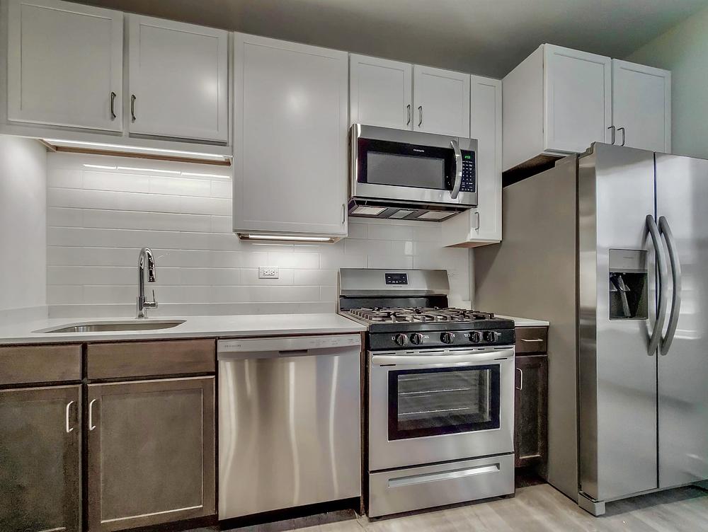 The Raven Residences 4733 N Wolcott Ave. Chicago, IL 60640
