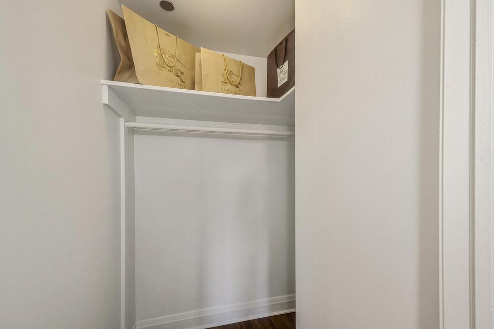 Seneca 200 E Chestnut St, Chicago, IL 60611