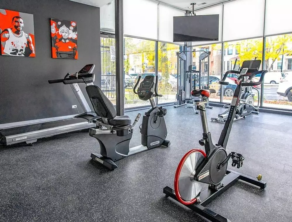 LA LUX 4747 N Ashland Ave, Chicago, IL 60640