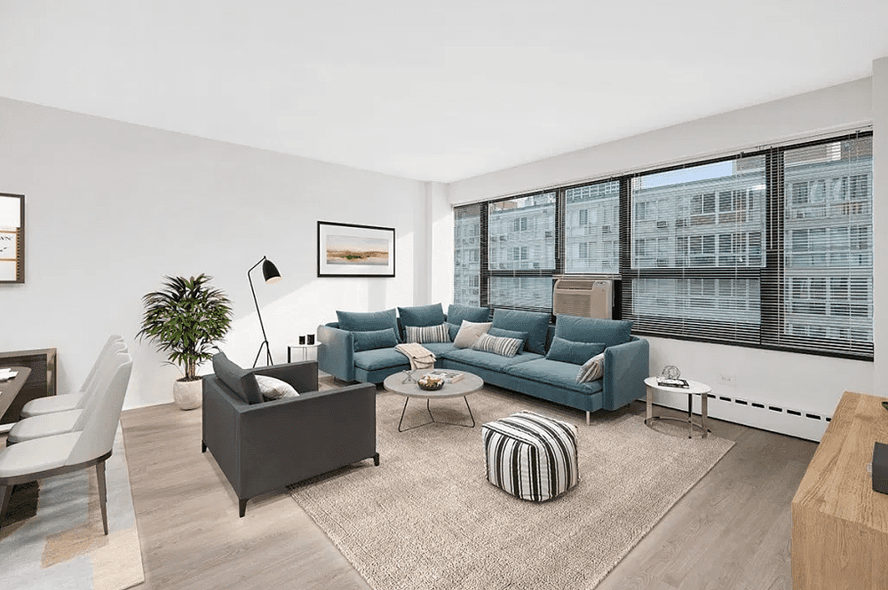 350 W Oakdale 350 W Oakdale Ave, Chicago, IL 60657