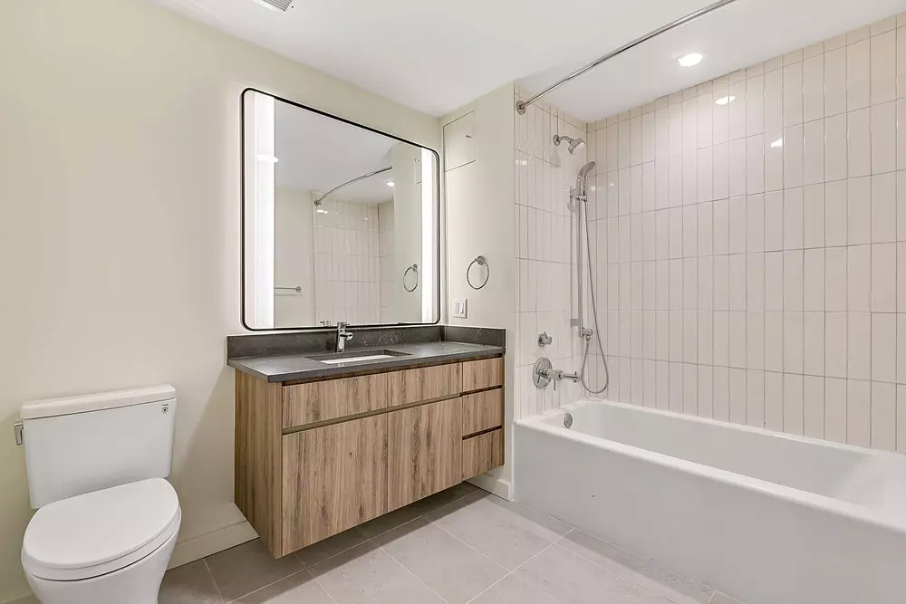 1122 W Chicago - Nevele22 1122 W Chicago Ave, Chicago, IL 60642