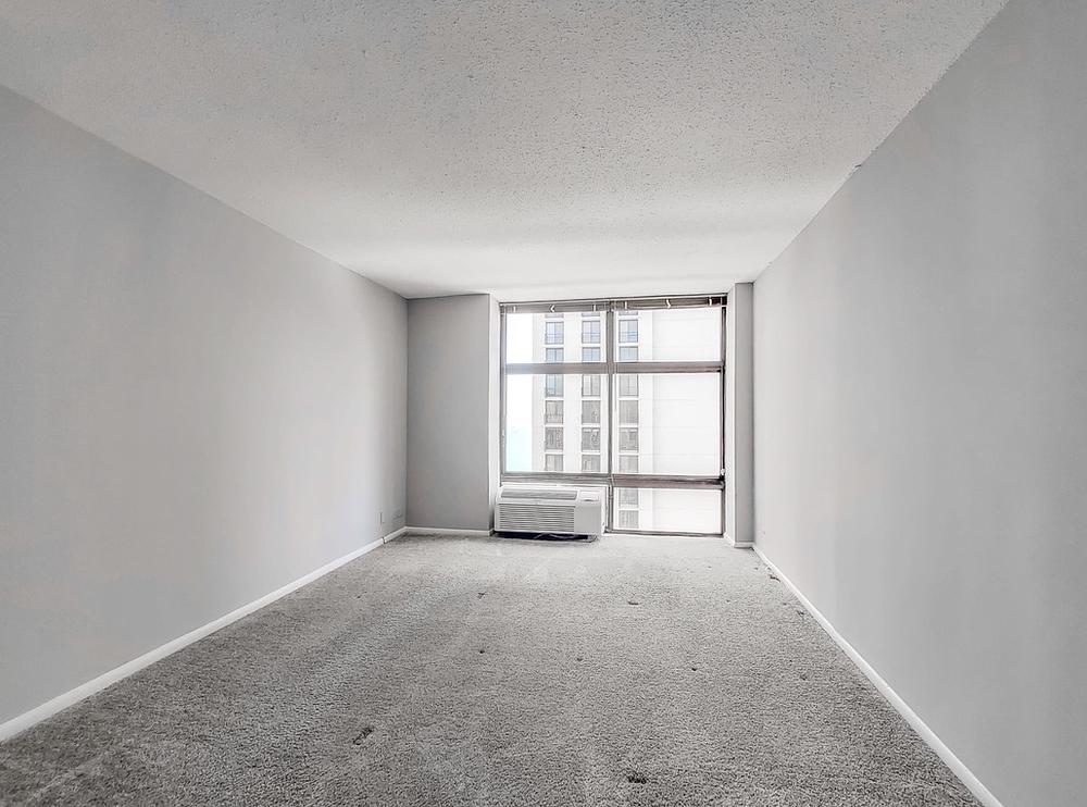 65 East Scott 65 East Scott Chicago, IL 60610