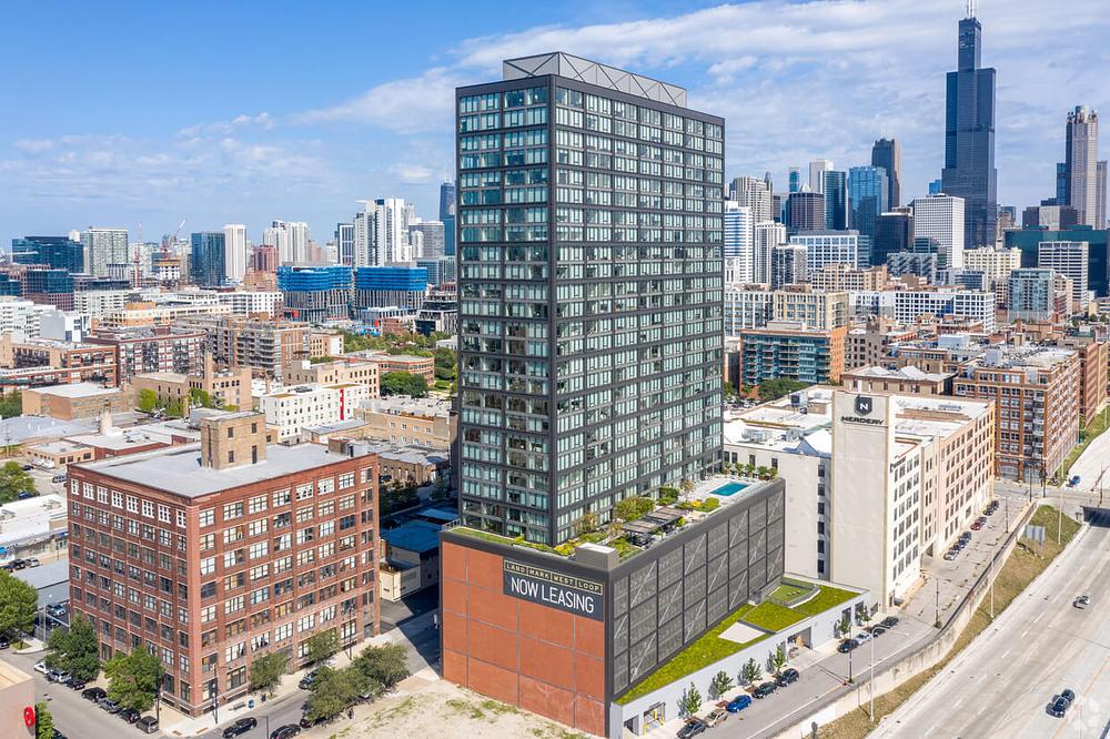 Landmark West Loop 1035 W Van Buren St, Chicago, IL 60607