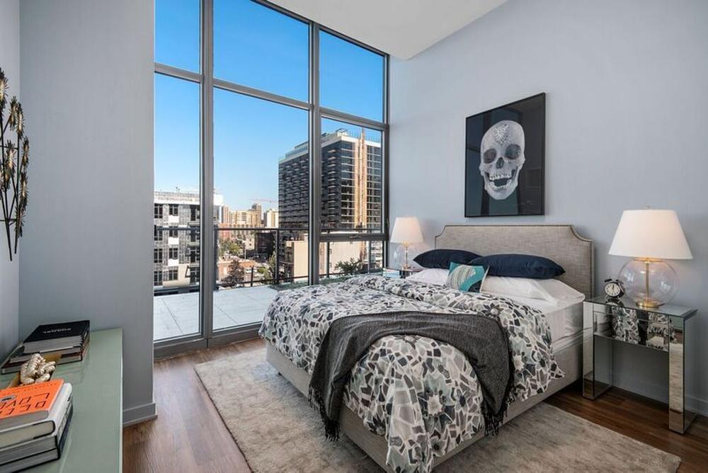 NEXT Apartments 347 W Chestnut St, Chicago, IL 60610