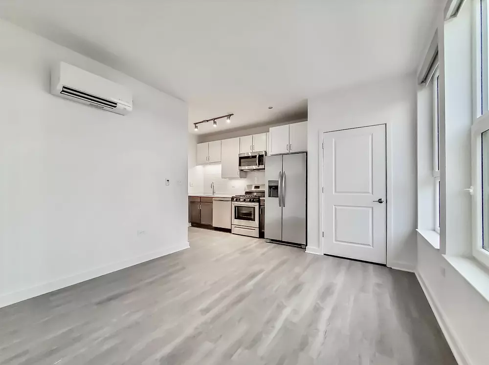 The Raven Residences 4733 N Wolcott Ave. Chicago, IL 60640