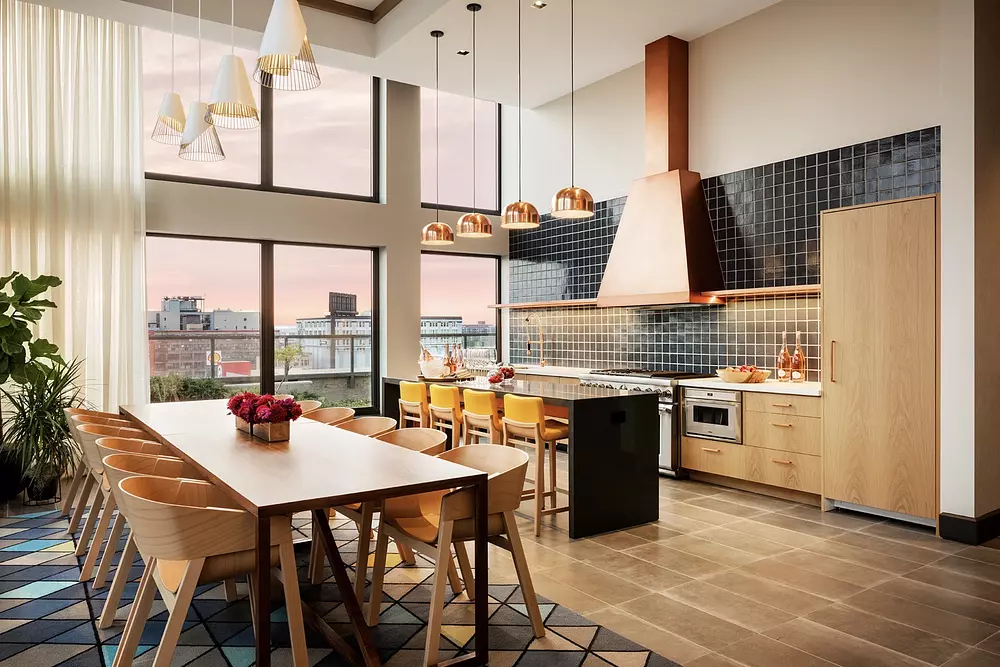 Landmark West Loop 1035 W Van Buren St, Chicago, IL 60607