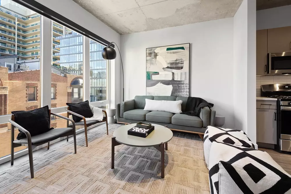 Hugo River North 751 N Hudson Ave, Chicago, IL 60654