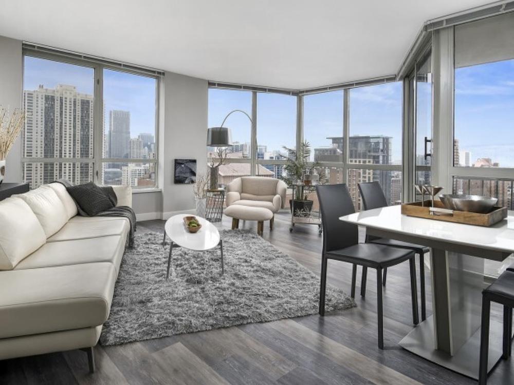 One East Delaware 1 E Delaware Pl, Chicago, IL 60611