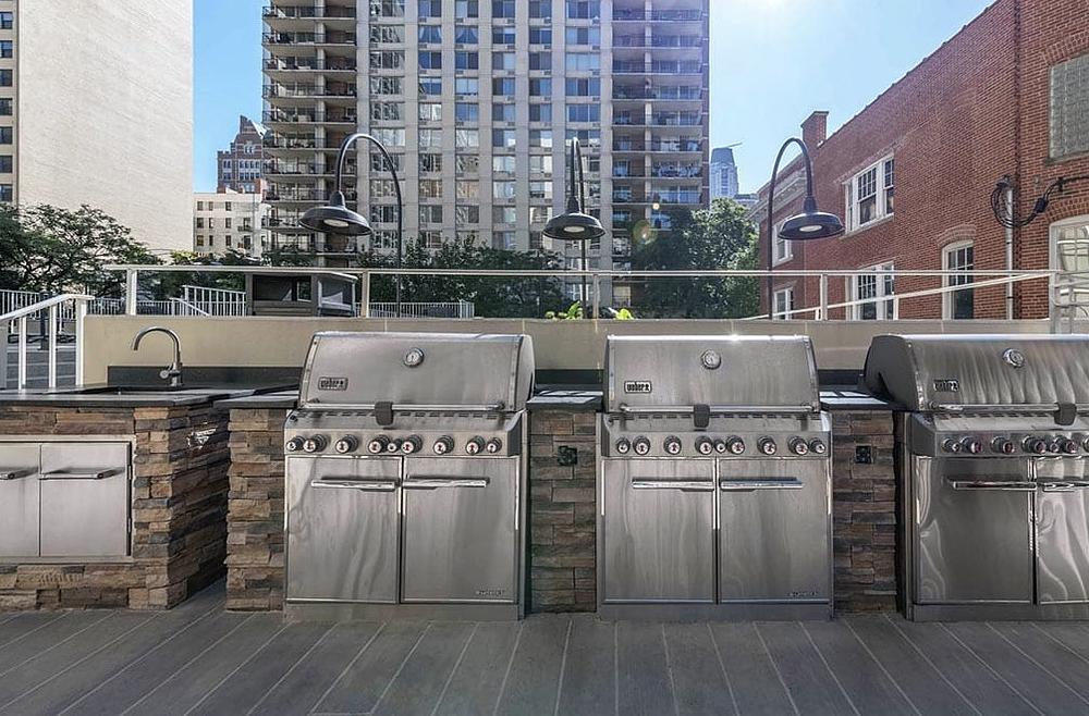 65 East Scott 65 East Scott Chicago, IL 60610