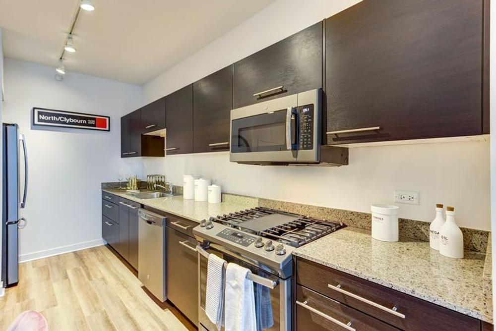 SoNo East 840 W Blackhawk St, Chicago, IL 60642