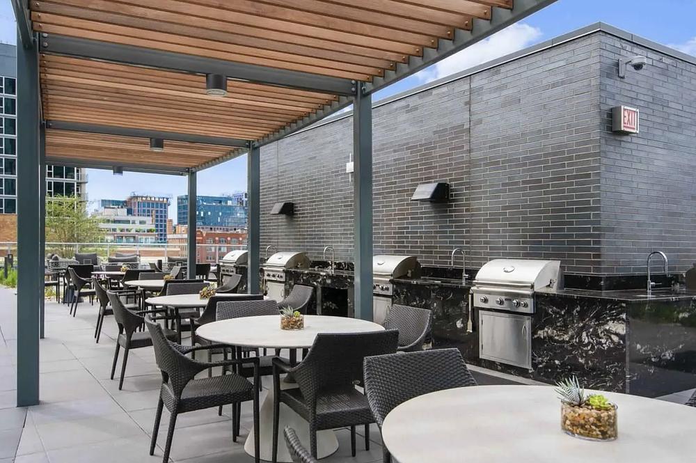 727 West Madison 727 W Madison St, Chicago, IL 60661