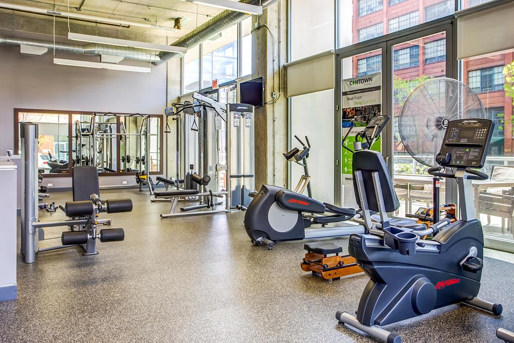 Mondial River West 910 W Huron St, Chicago, IL 60642