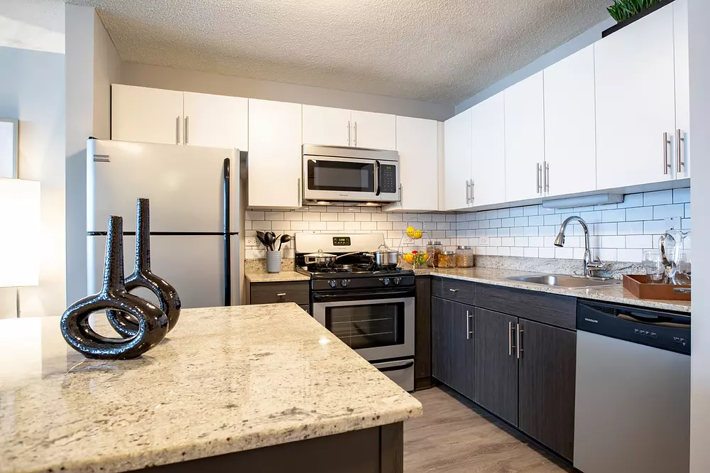 180 North Jefferson 180 N Jefferson St, Chicago, IL 60661