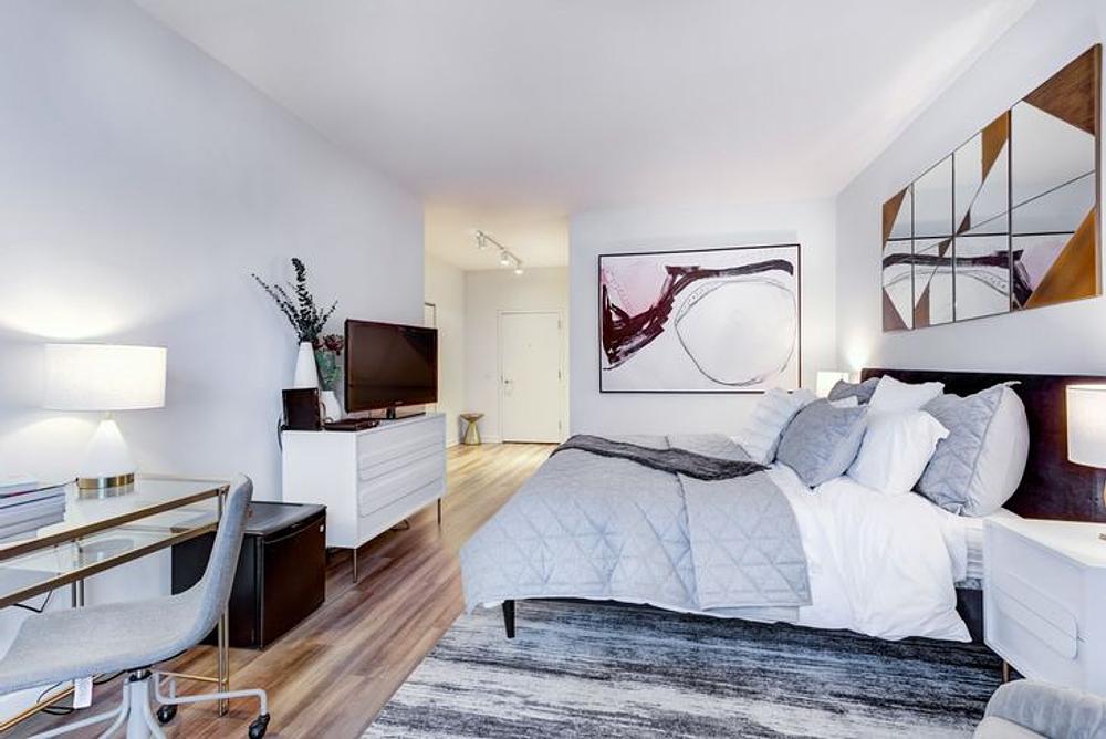 SoNo East 840 W Blackhawk St, Chicago, IL 60642