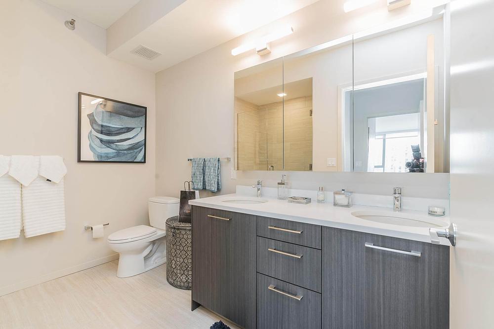 8 East Huron 8 E Huron St, Chicago, IL 60611