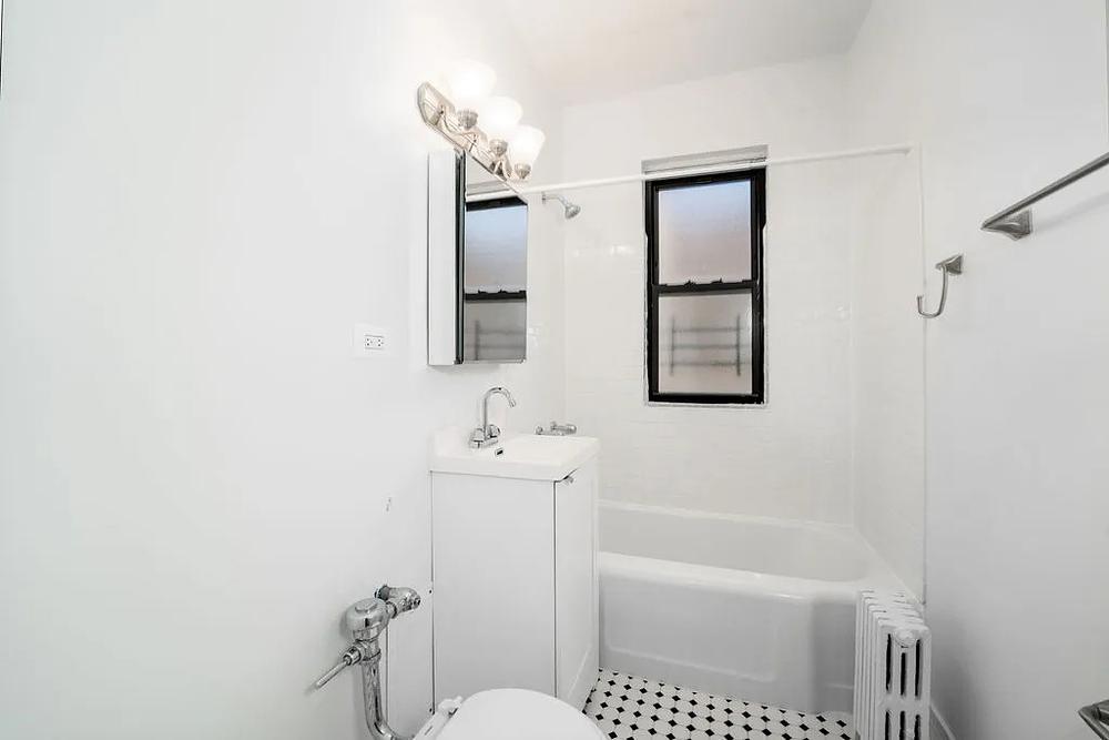 632-42 W Addison 632-644 W Addison St, Chicago, IL 60613