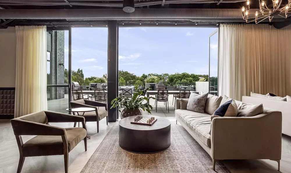 Logan Apartments 2522 N Milwaukee Ave, Chicago, IL 60647