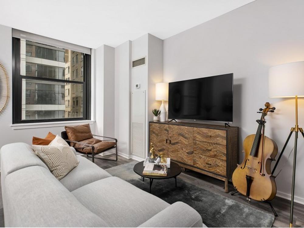 Century Tower 182 W Lake St, Chicago, IL 60601