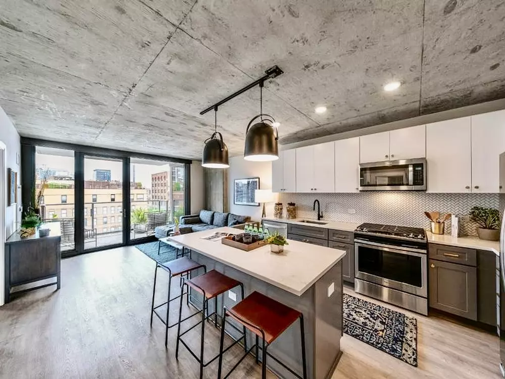 Marlowe 169 W Huron St, Chicago, IL 60654