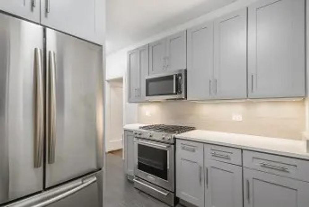 422 & 424 W Melrose 422-424 W Melrose St, Chicago, IL 60657